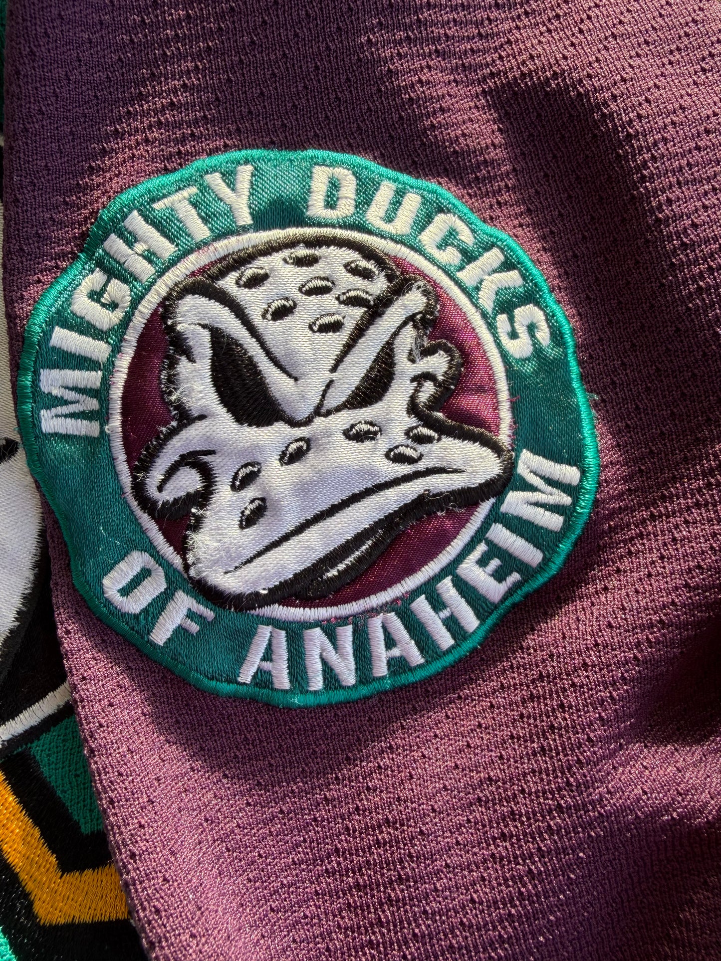 VTG Anaheim Mighty Ducks NHL Mighty Mac Hockey Jersey Youth Size: M (10-12)
