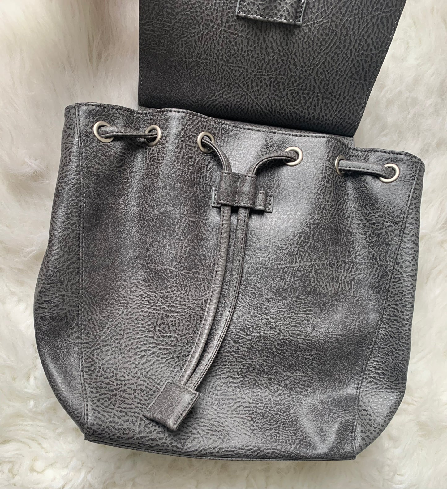 Matt & Nat Backpack Mumbai Vegan PVC Grey Backpack