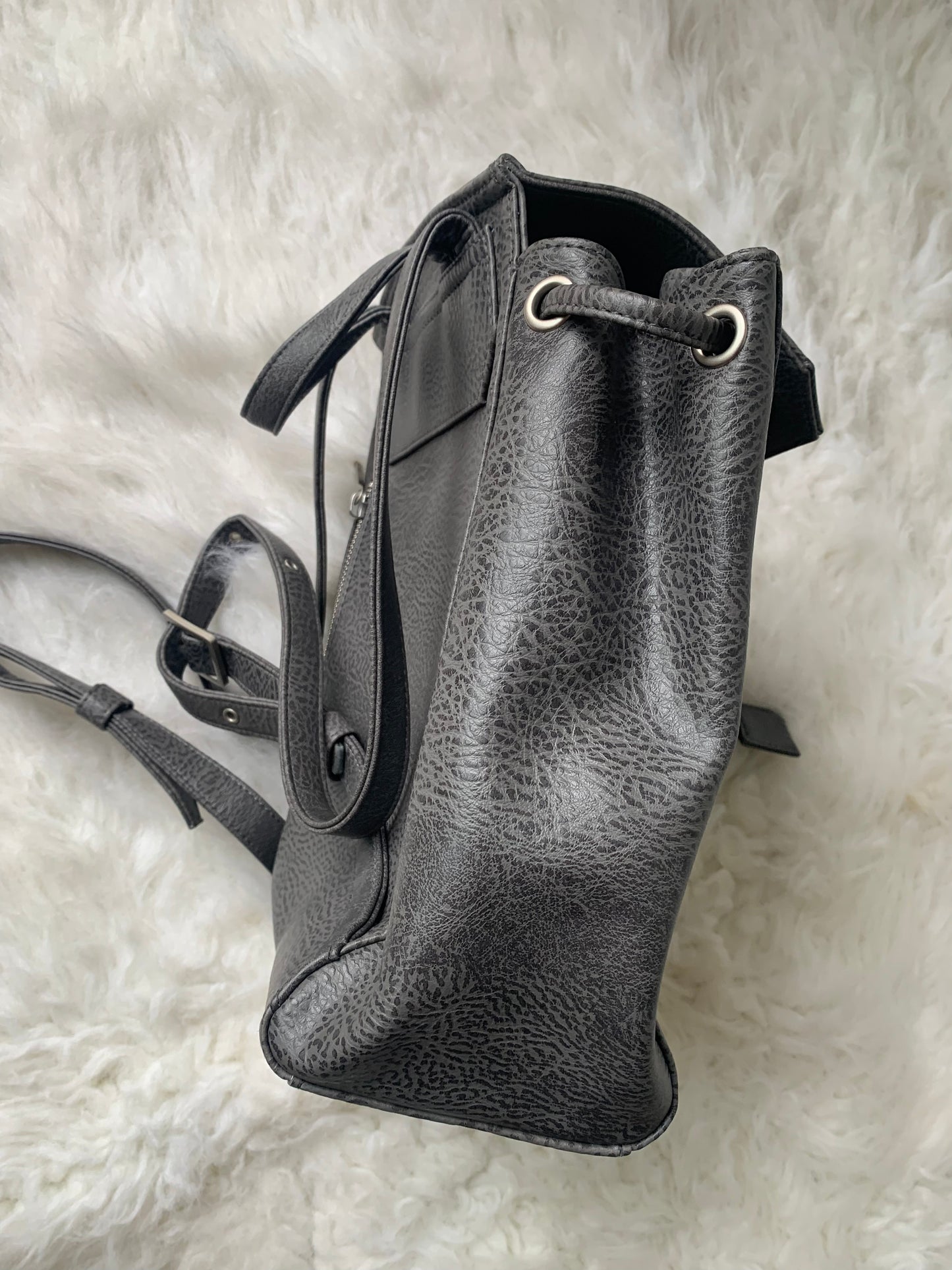 Matt & Nat Backpack Mumbai Vegan PVC Grey Backpack