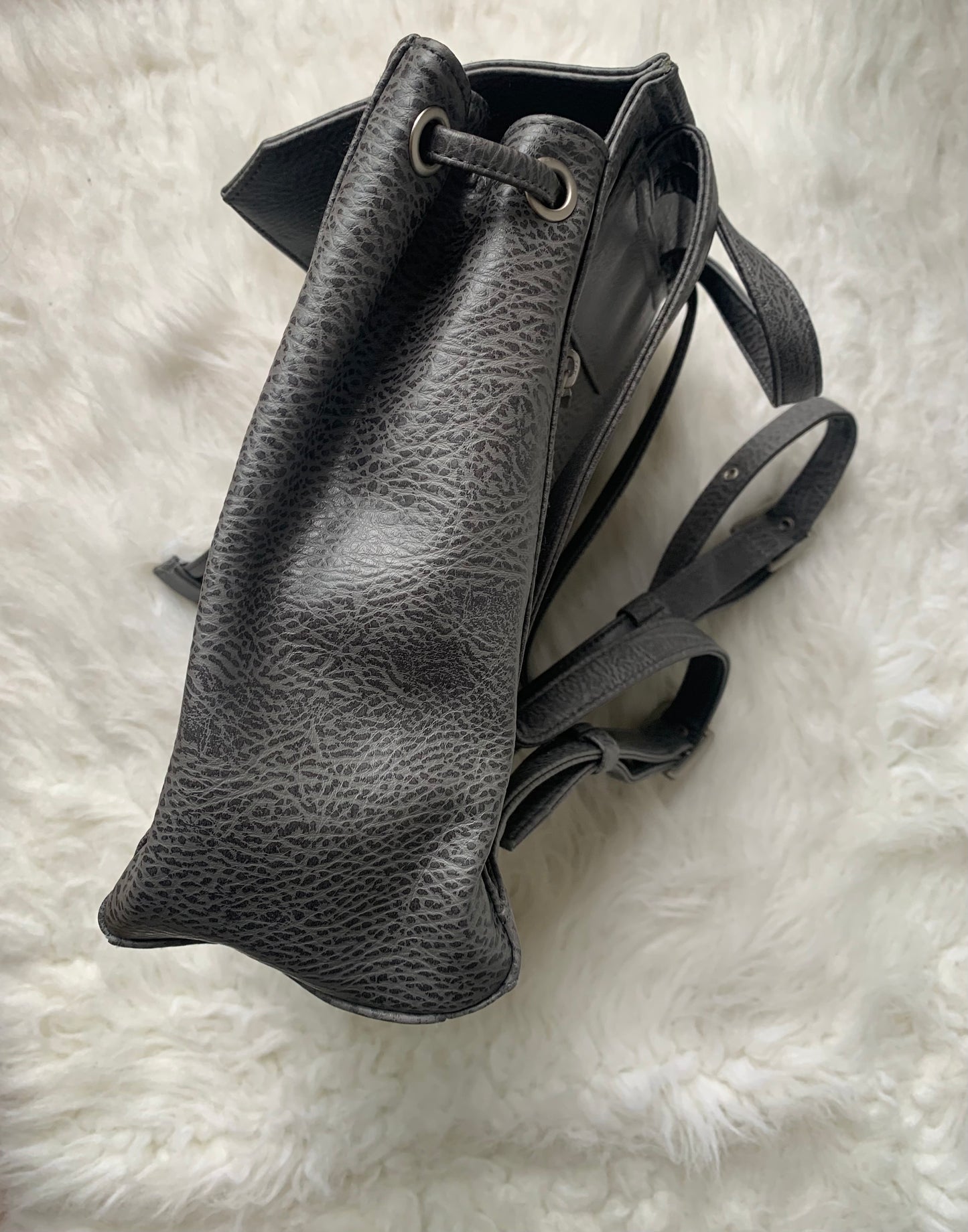Matt & Nat Backpack Mumbai Vegan PVC Grey Backpack