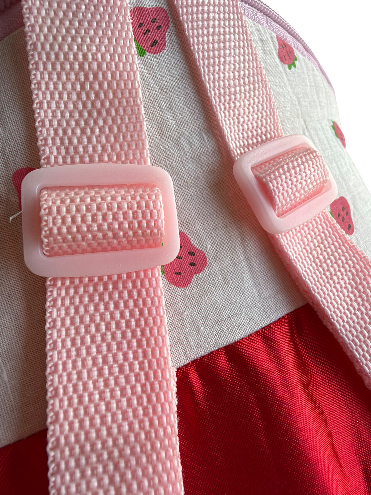 VTG 2004 Strawberry Shortcake Bucket Hat Plush Zipper Backpack