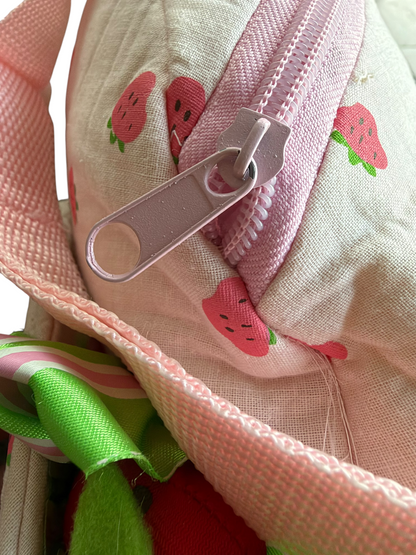 VTG 2004 Strawberry Shortcake Bucket Hat Plush Zipper Backpack