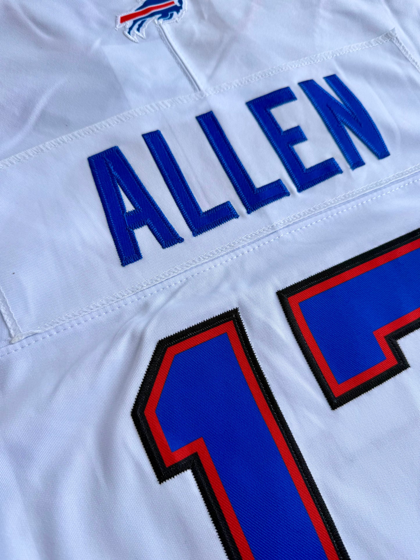 Buffalo Bills Josh Allen #17 Nike NFL Limited Football Jersey Size: L