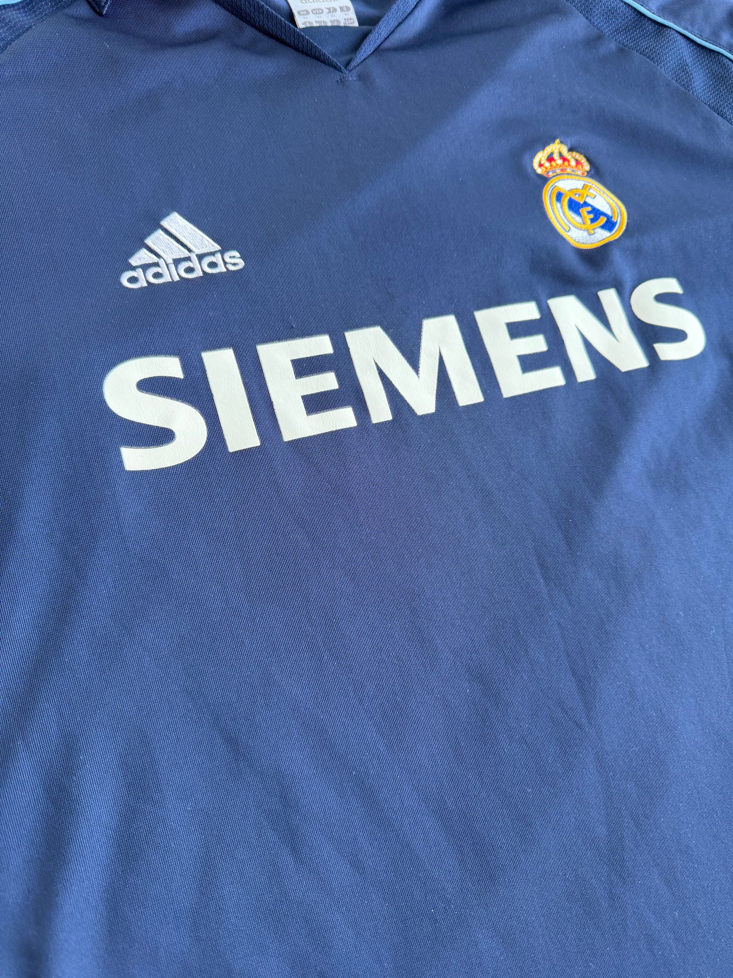 2004-2005 Real Madrid CF Away Football Jersey Size: XL