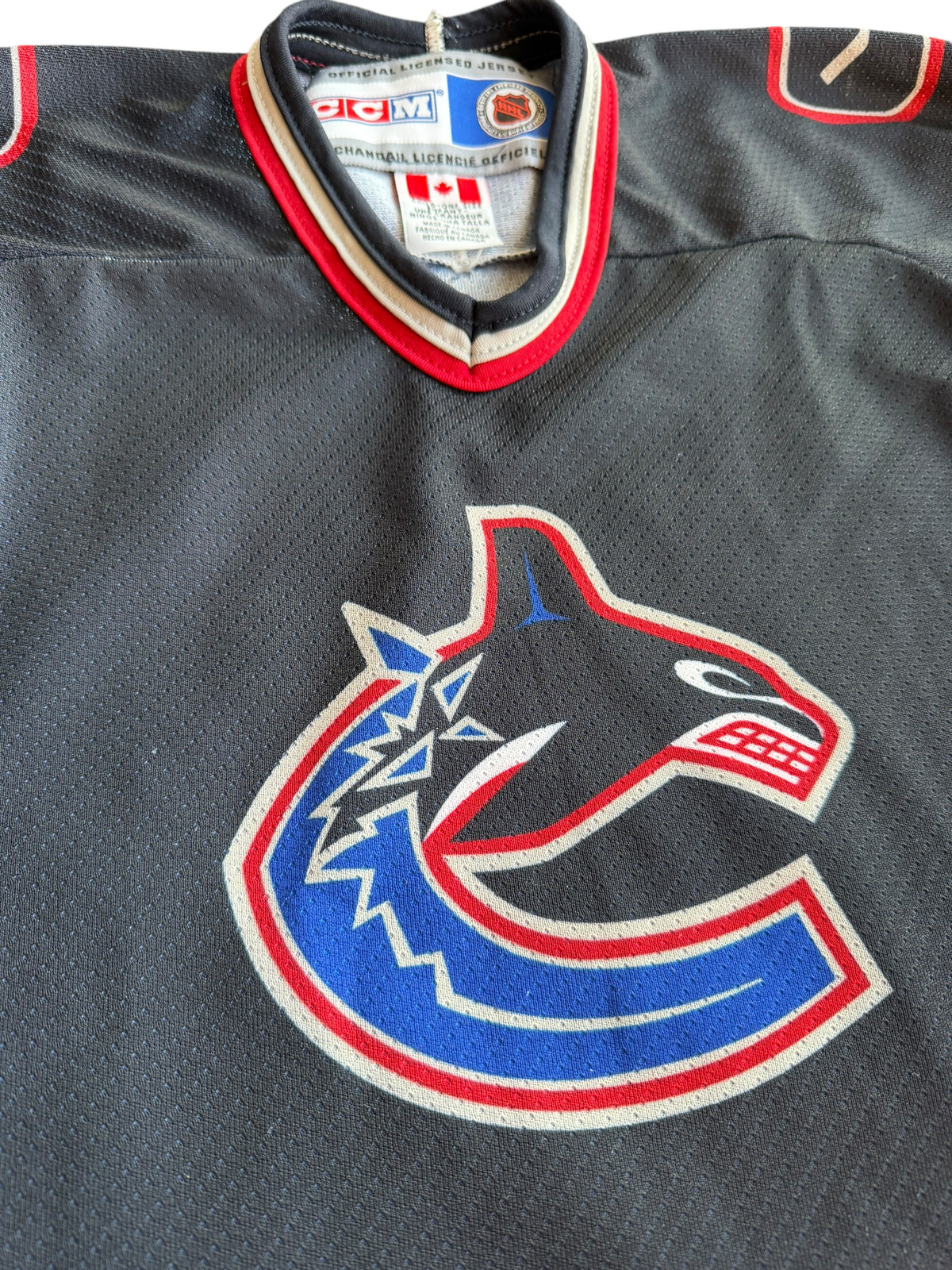VTG Vancouver Canucks NHL CCM Hockey Jersey Child Size: OS