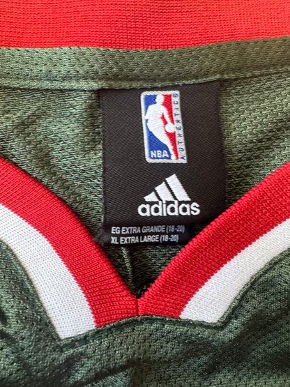 VTG Milwaukee Bucks #22 Michael Redd Adidas Youth Jersey Size: XL (18-20)
