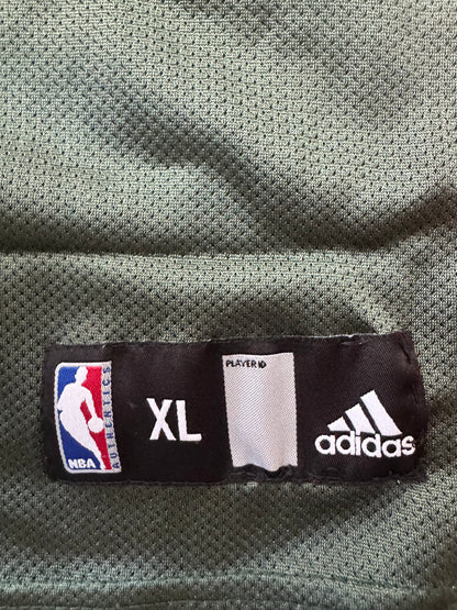 VTG Milwaukee Bucks #22 Michael Redd Adidas Youth Jersey Size: XL (18-20)