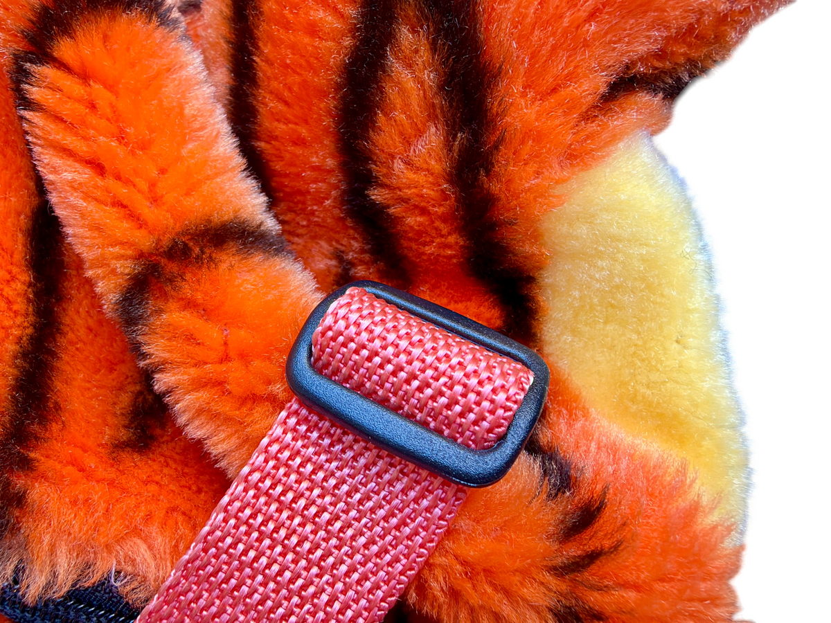VTG ‘90s Disney Tigger Winnie the Pooh Plush Zipper Backpack