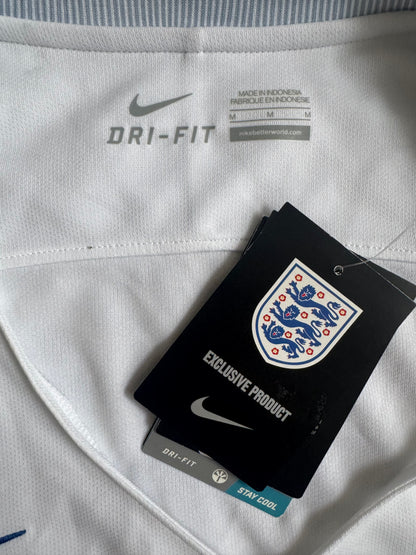 2016-18 England Women’s Nike Home National Football Jersey Size: M