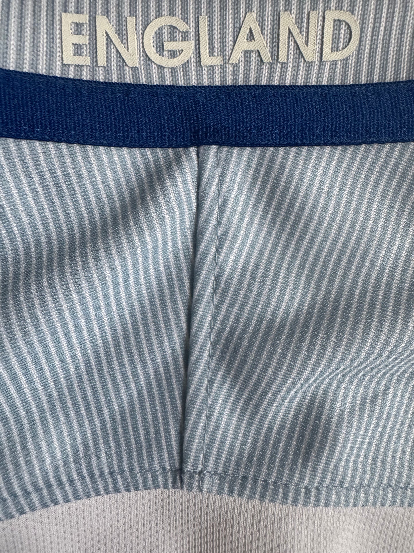 2016-18 England Women’s Nike Home National Football Jersey Size: M