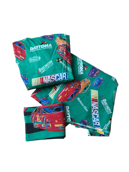 VTG 1995 NASCAR Daytona Talladega Bristol Bed Sheet Set - 3 Pieces Size: TWIN